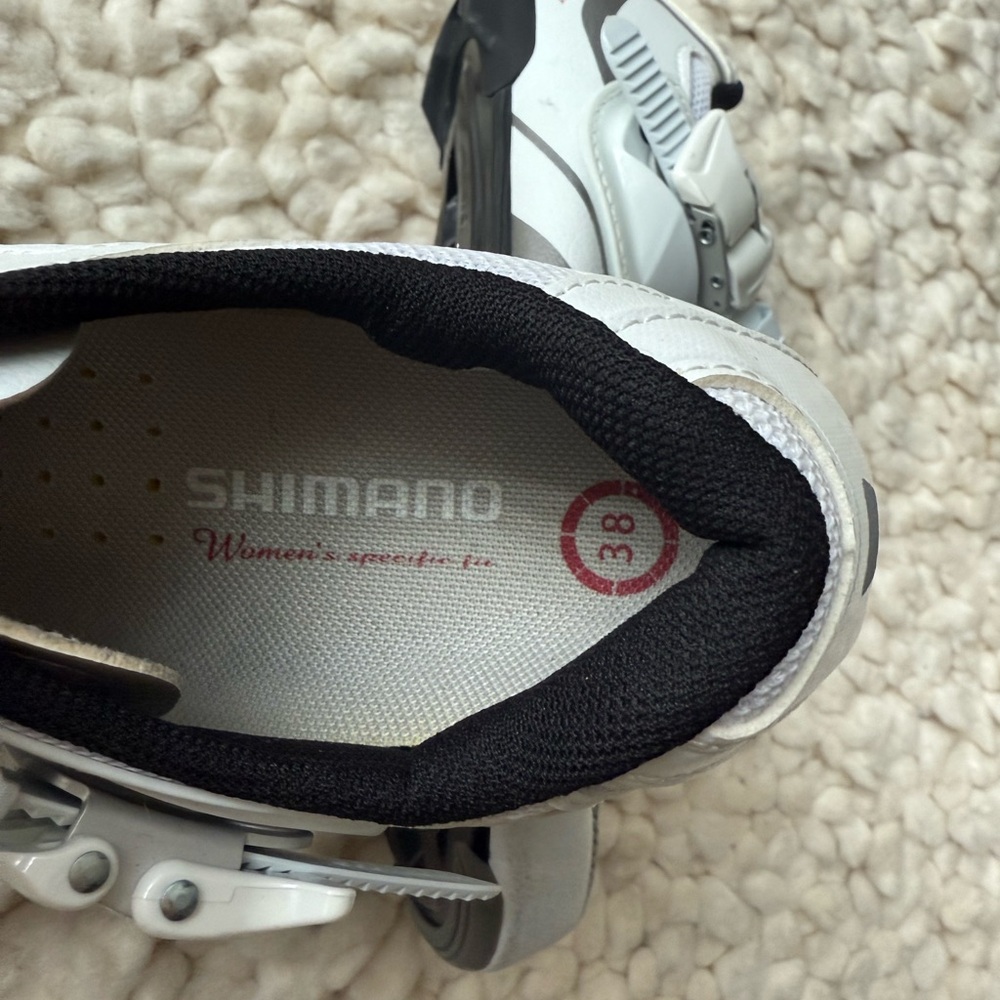 Shimano White and Black Spin Shoes - Picture 5 of 5